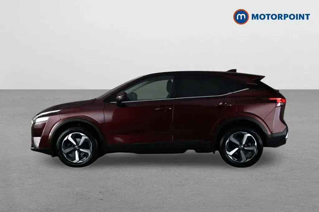 Used Nissan Qashqai N-Connecta 158 HP (116 kW) 2022 Red SUV