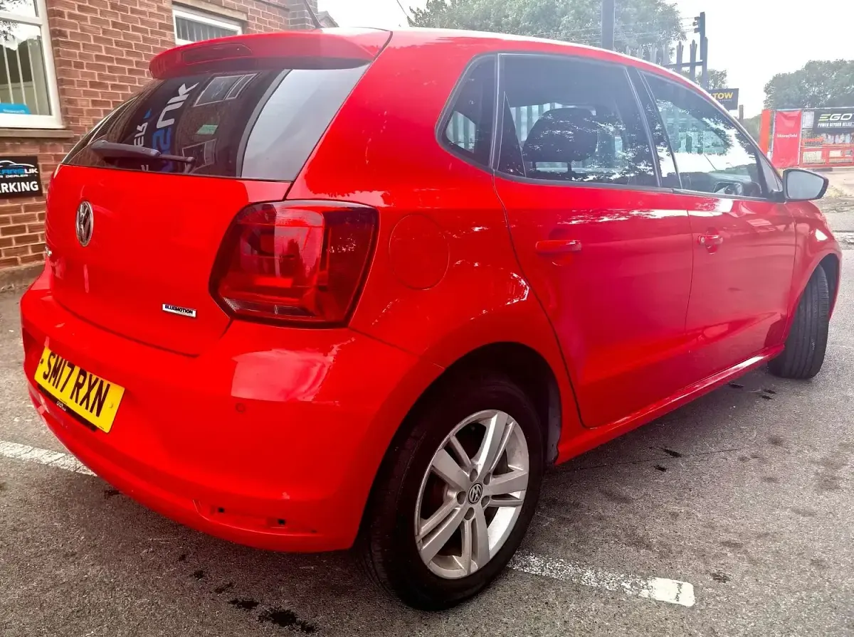 Used VW Polo Edition 60 HP (44 kW) 2017 Red Hatchback