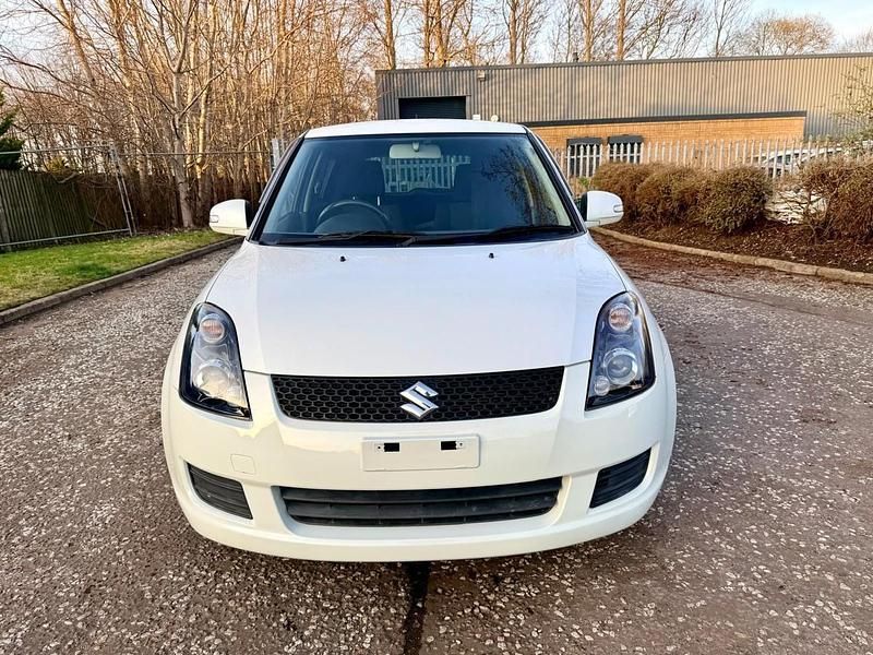 Used Suzuki Swift 94 HP (69 kW) 2010 White Hatchback
