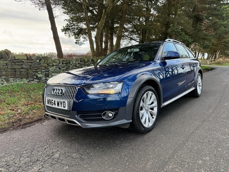 Blue Used 2014 Audi A4 Allroad Estate | £7,989 (Fair price) - Image 1/4