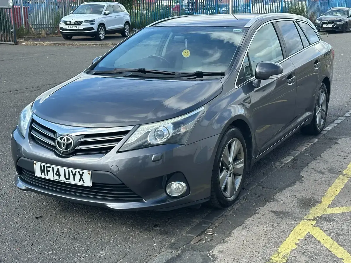 Used Toyota Avensis 124 HP (91 kW) 2014 Grey Estate