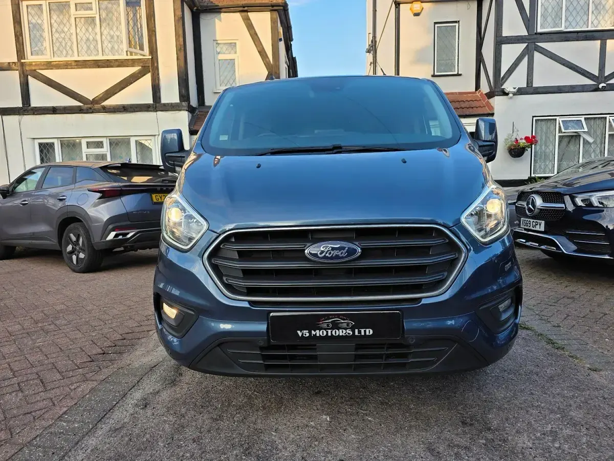 Used Ford Transit Custom Limited 130 HP (95 kW) 2023 Blue Van
