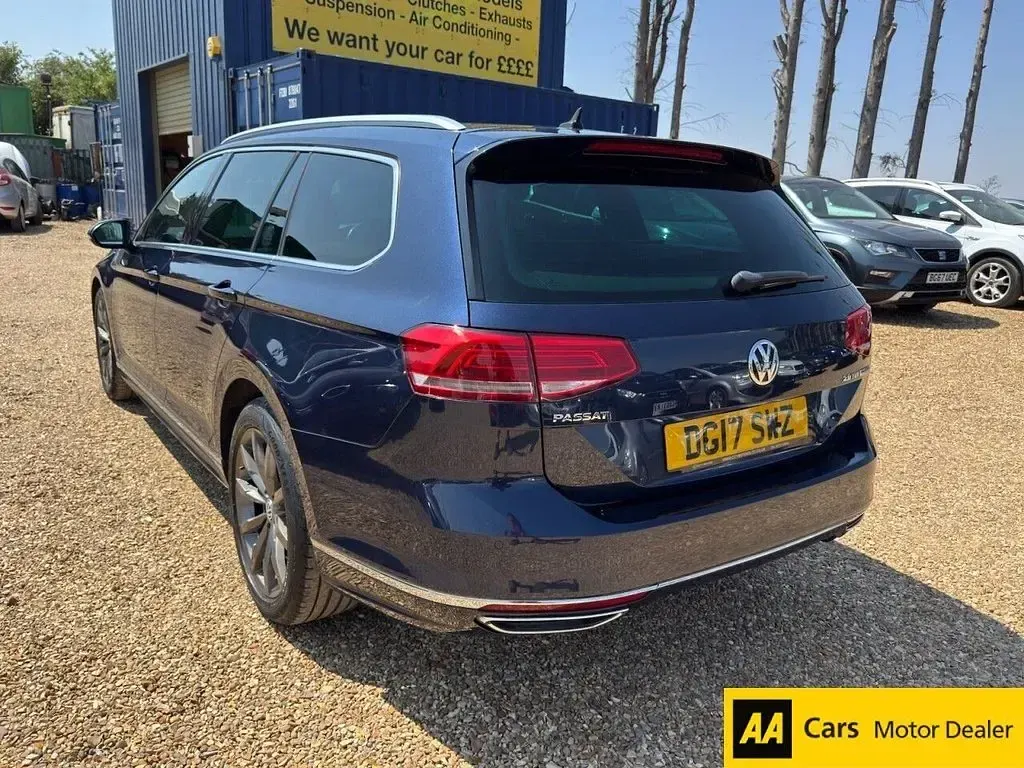 Used VW Passat R-line 150 HP (110 kW) 2017 Blue Estate