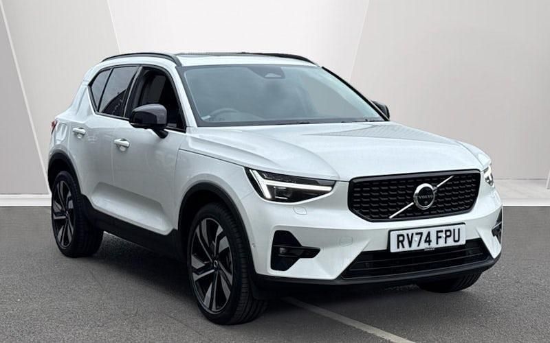 Used 2025 Volvo XC40 Ultra SUV | £37,090 (Expensive) - Image 1/4