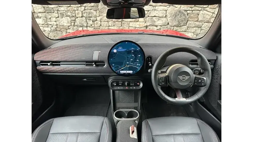 Used Mini Cooper Hatch 113 kW (154 HP) 2025 Red Hatchback