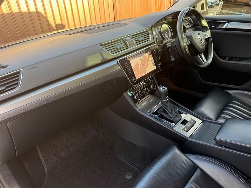 Used Skoda Superb SE L 150 HP (110 kW) 2019 Silver Estate