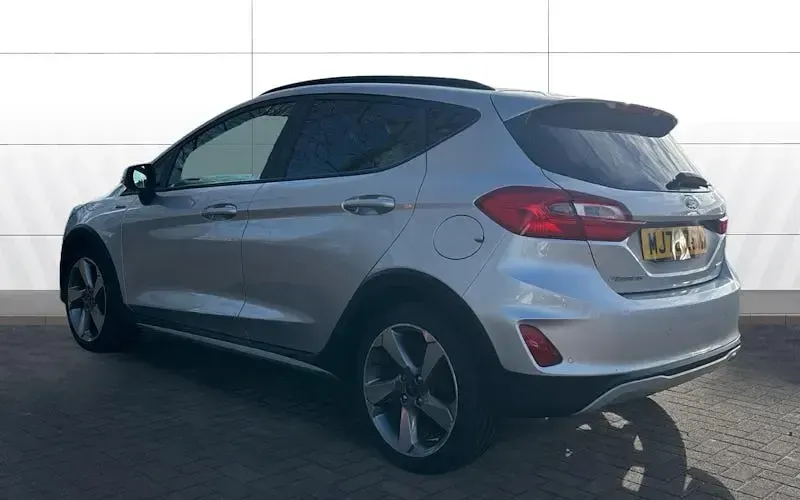 Begagnad Ford Fiesta Active 125 HK (91 kW) 2021 Silver Halvkombi