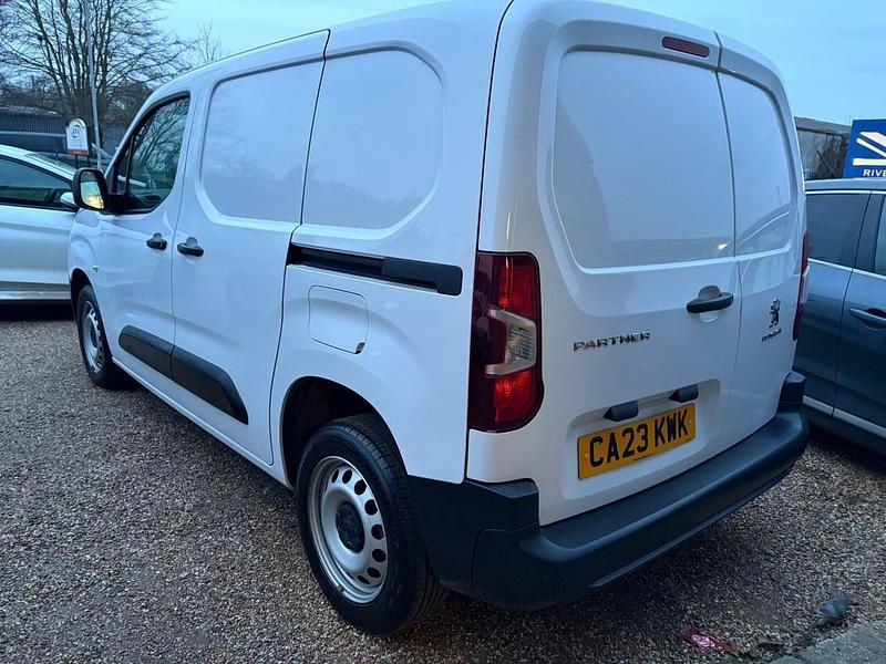 Used Peugeot Partner Premium 131 HP (96 kW) 2023 White MPV