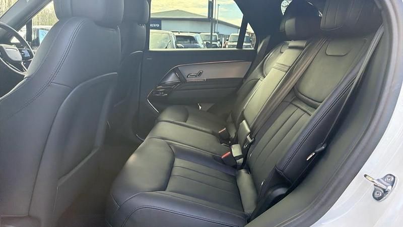 Second-hand Land Rover Range Rover Sport SE Dynamic 300 CP (220 kW) 2024 Alb SUV