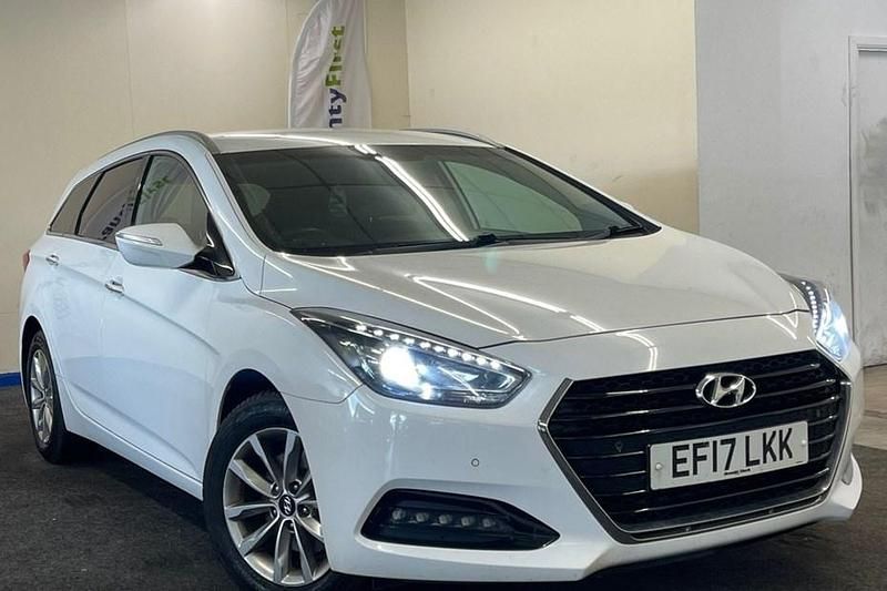 White Used 2017 Hyundai i40 SE Estate | £5,795 (Fair price) - Image 1/1