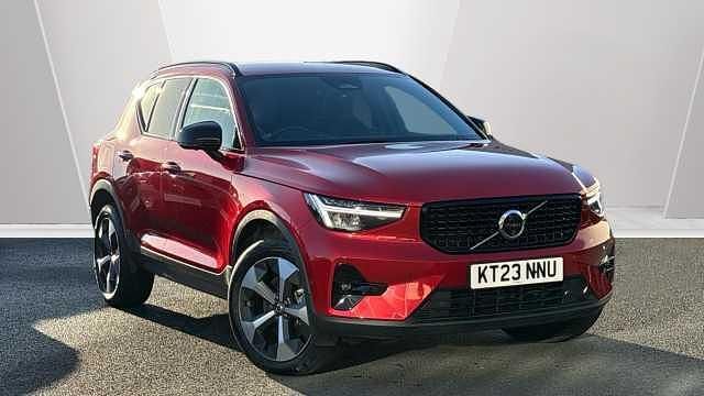 Used 2024 Volvo XC40 Plus SUV | £28,990 (Good price) - Image 1/3