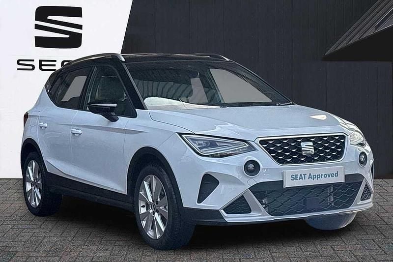 New Seat Arona Xperience 2026 Glacial white with black roof SUV
