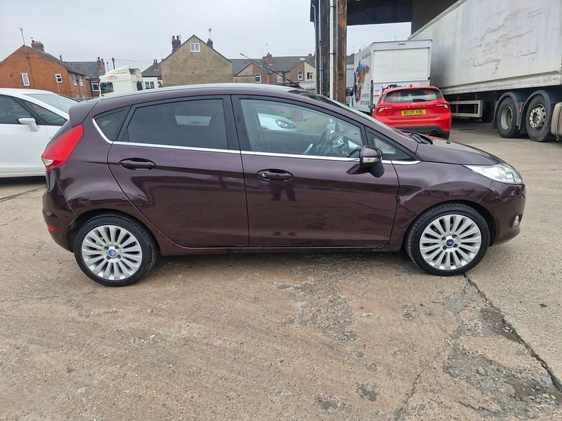 Used Ford Fiesta Titanium 2010 Red Hatchback
