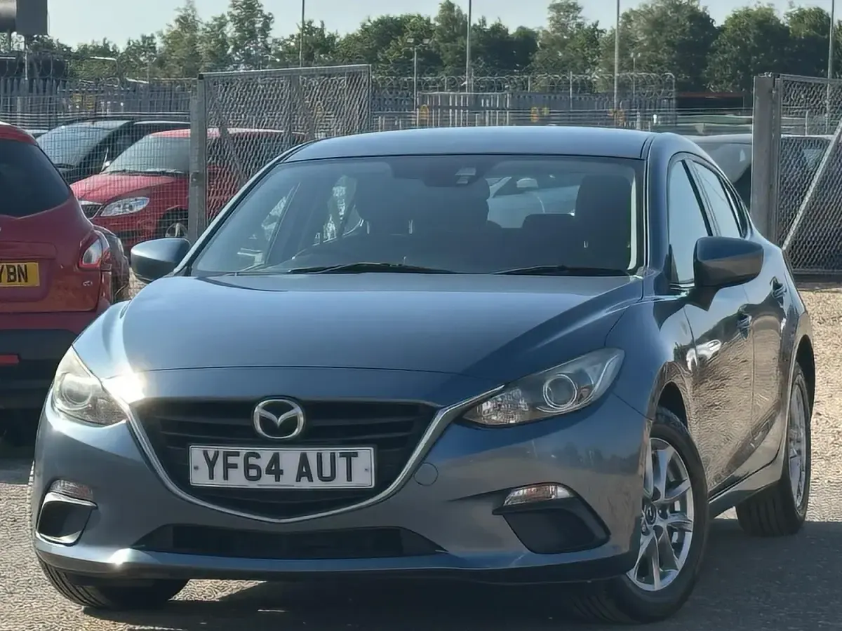 Used Mazda 3 120 HP (88 kW) 2014 Blue Hatchback
