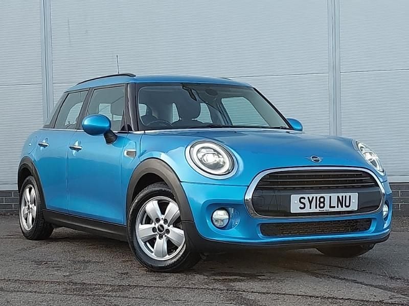 Used Mini ONE 102 HP (75 kW) 2018 Blue Hatchback