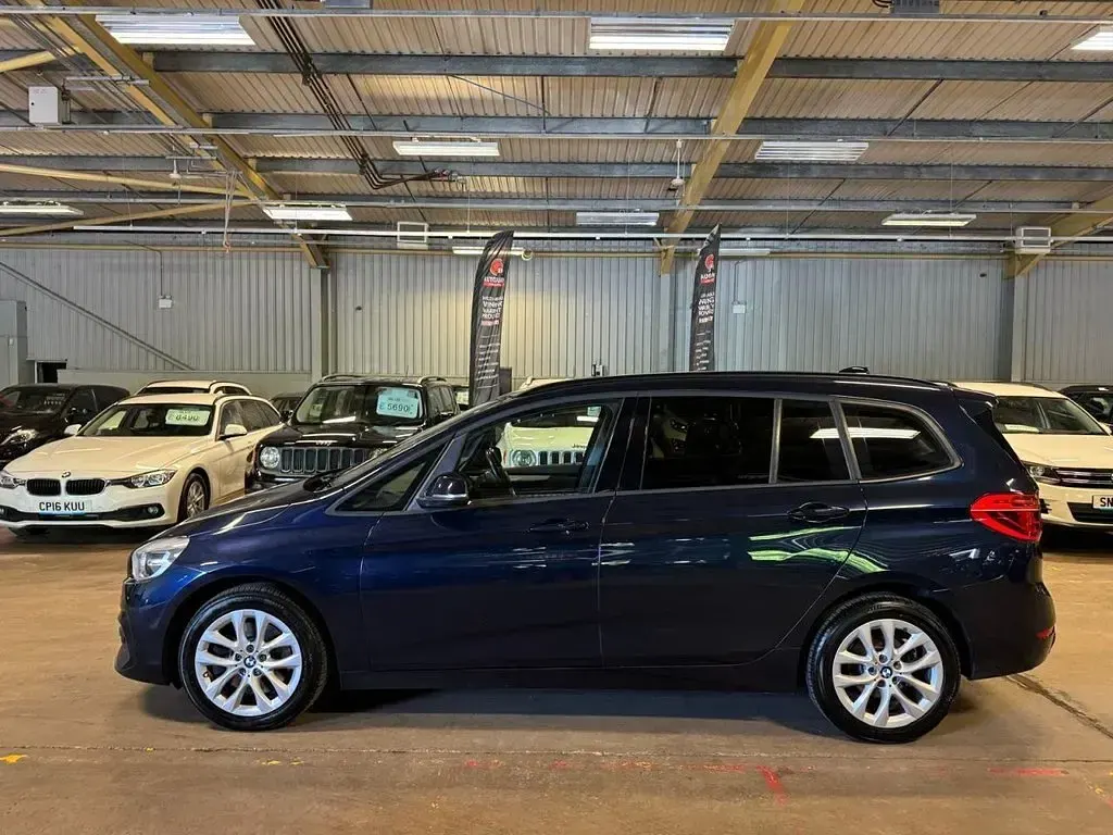 Begagnad BMW 218 150 HK (110 kW) 2019 Blå Minibuss