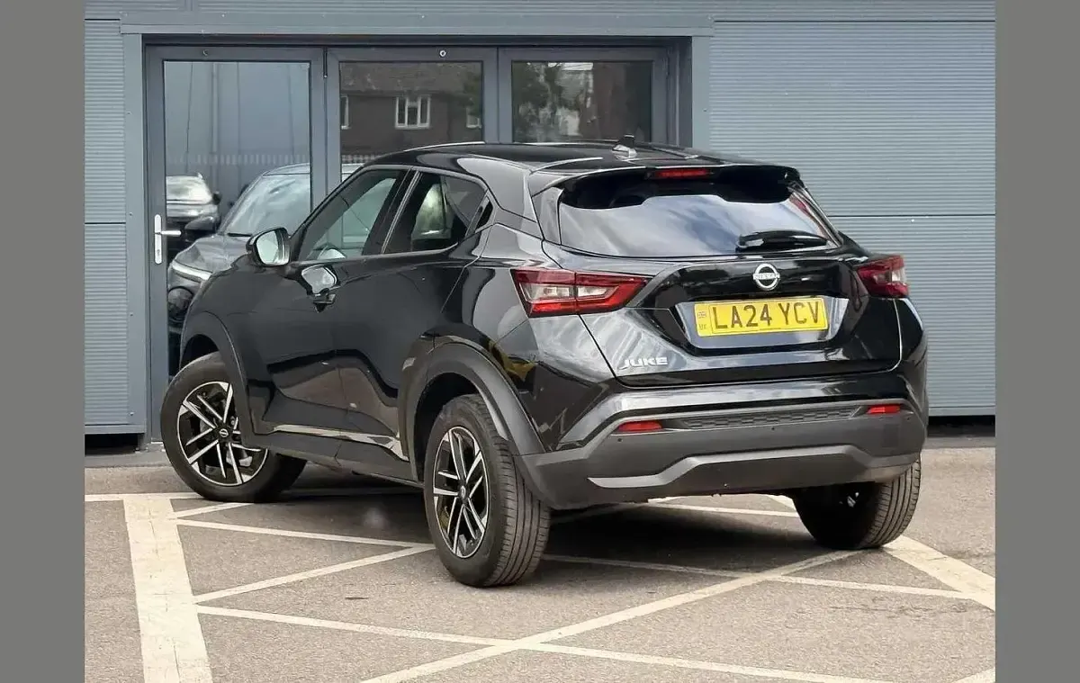 Used Nissan Juke N-Connecta 112 HP (82 kW) 2024 Black SUV