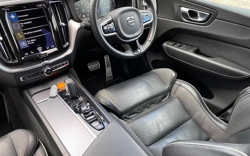 Usado Volvo XC60 R-Design 197 HP (144 kW) 2021 Cinzento SUV