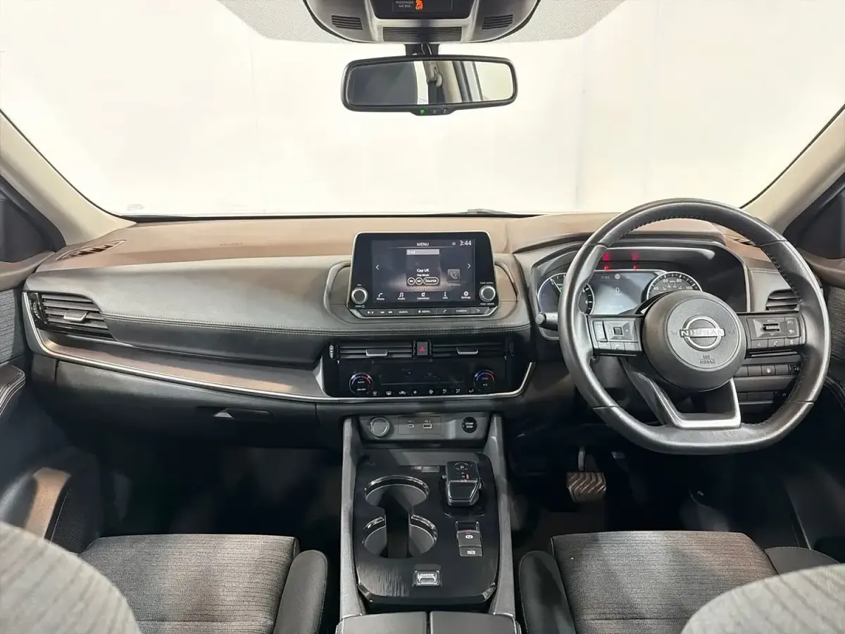 Used Nissan X-Trail Acenta Premium 213 HP (156 kW) 2024 Silver SUV
