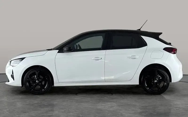 Used Vauxhall Corsa Edition 131 HP (96 kW) 2021 White Hatchback