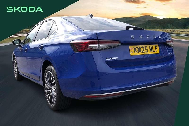 Used Skoda Superb LAURIN & KLEMENT 190 HP (139 kW) 2025 Blue Hatchback