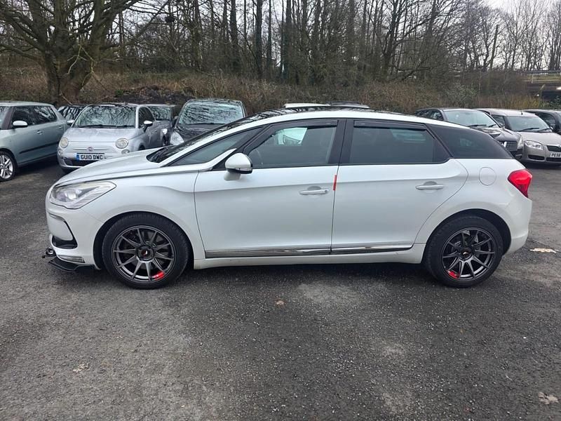 Used Citroën DS5 2012 White Hatchback