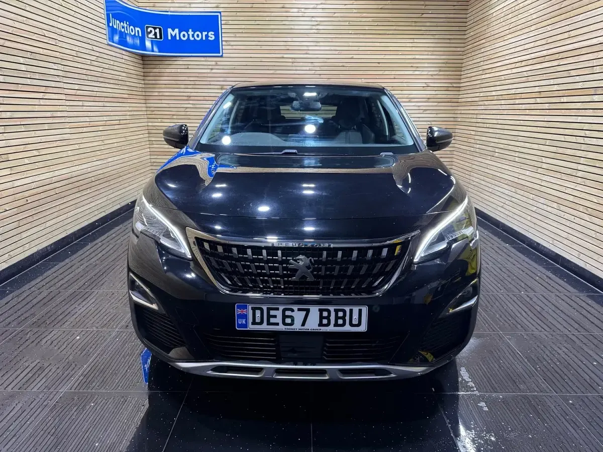 Used Peugeot 3008 Allure 120 HP (88 kW) 2017 Black Hatchback