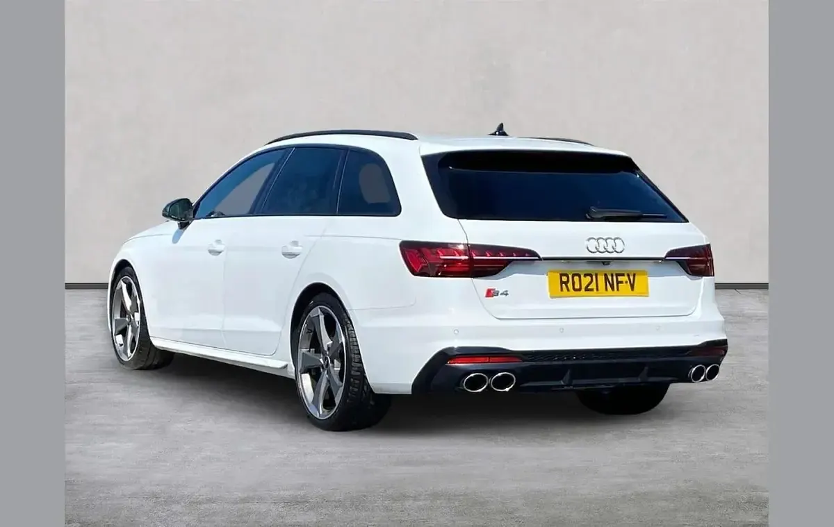 Used Audi A4 Black Edition 336 HP (247 kW) 2021 White Estate