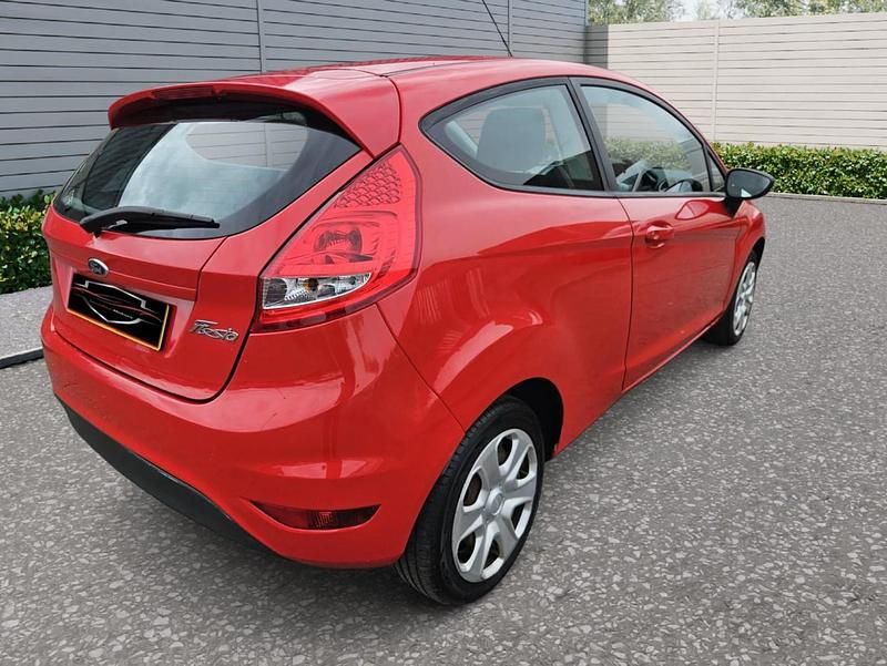 Usado Ford Fiesta Style 82 HP (60 kW) 2012 Vermelho Citadino