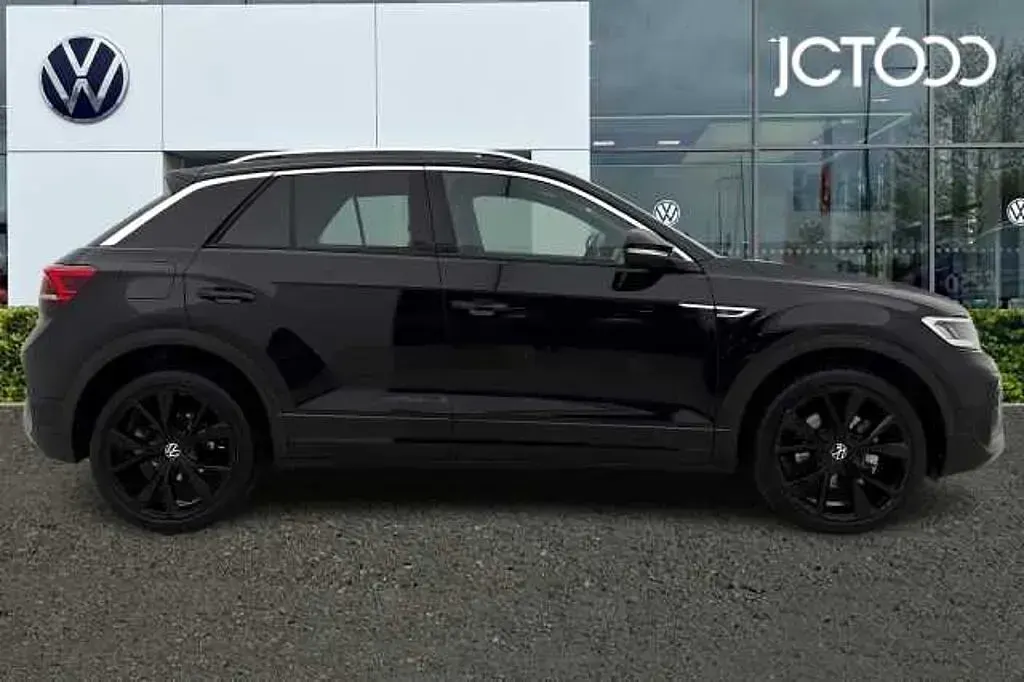 Used VW T-Roc R-line 150 HP (110 kW) 2024 Black SUV