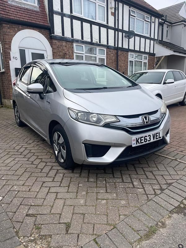 Used Honda Jazz Hybrid 122 HP (89 kW) 2013 Silver Hatchback