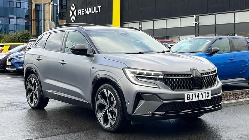 Special two tone matte shadow grey with diamond black roof Used 2024 Renault Austral Iconic Esprit Alpine SUV | £26,598 (Fair price) - Image 1/1