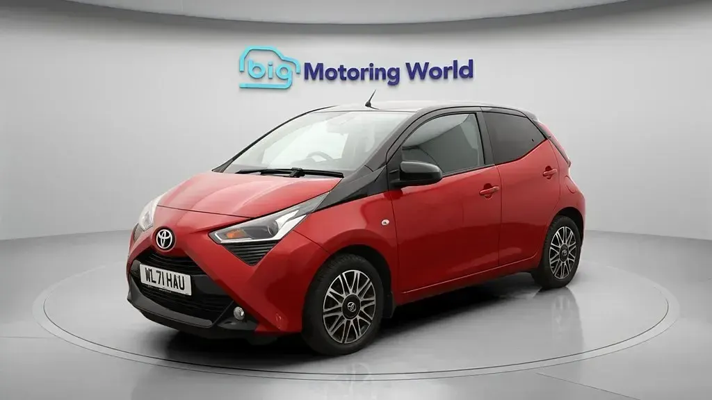 Gebraucht Toyota Aygo X-clusiv 71 PS (52 kW) 2022 Rot Kleinwagen