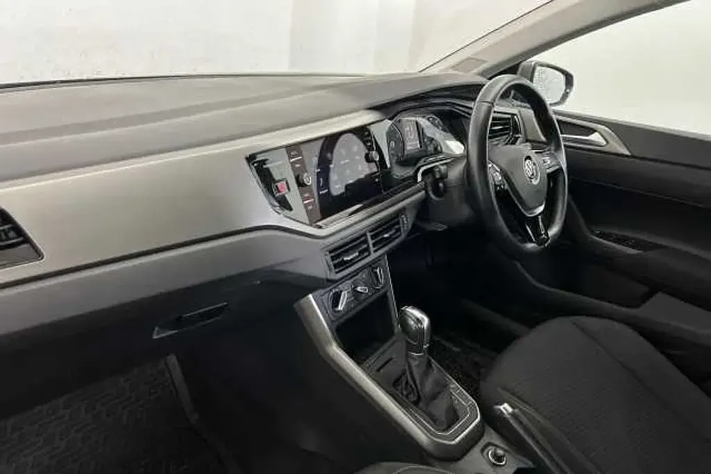 Used VW Polo SE 95 HP (69 kW) 2019 Grey Hatchback