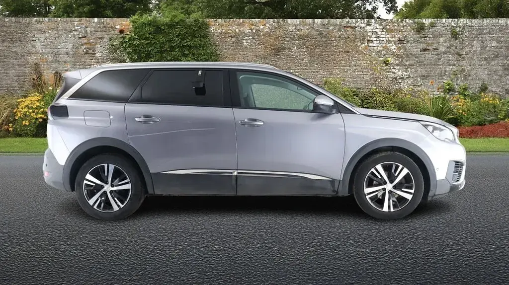 Used Peugeot 5008 Allure 130 HP (95 kW) 2018 Grey SUV