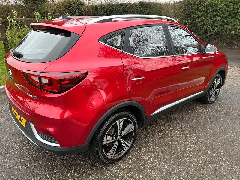 Used MG ZS Exclusive 105 kW (143 HP) 2021 Red Hatchback