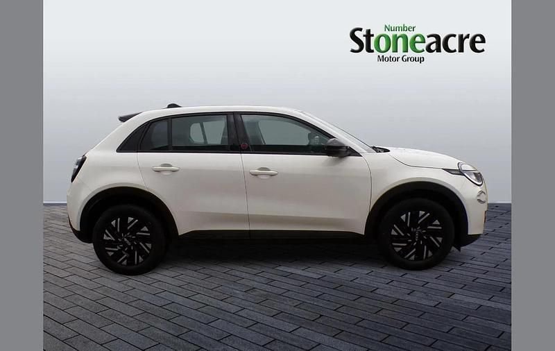 New Fiat 600 Red 114 kW (156 HP) 2025 White SUV