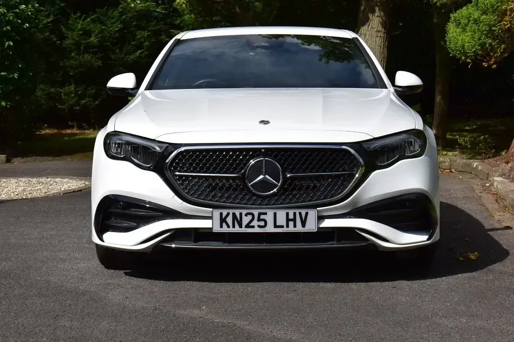 Used Mercedes E200 AMG line 200 HP (147 kW) 2025 White Sedan