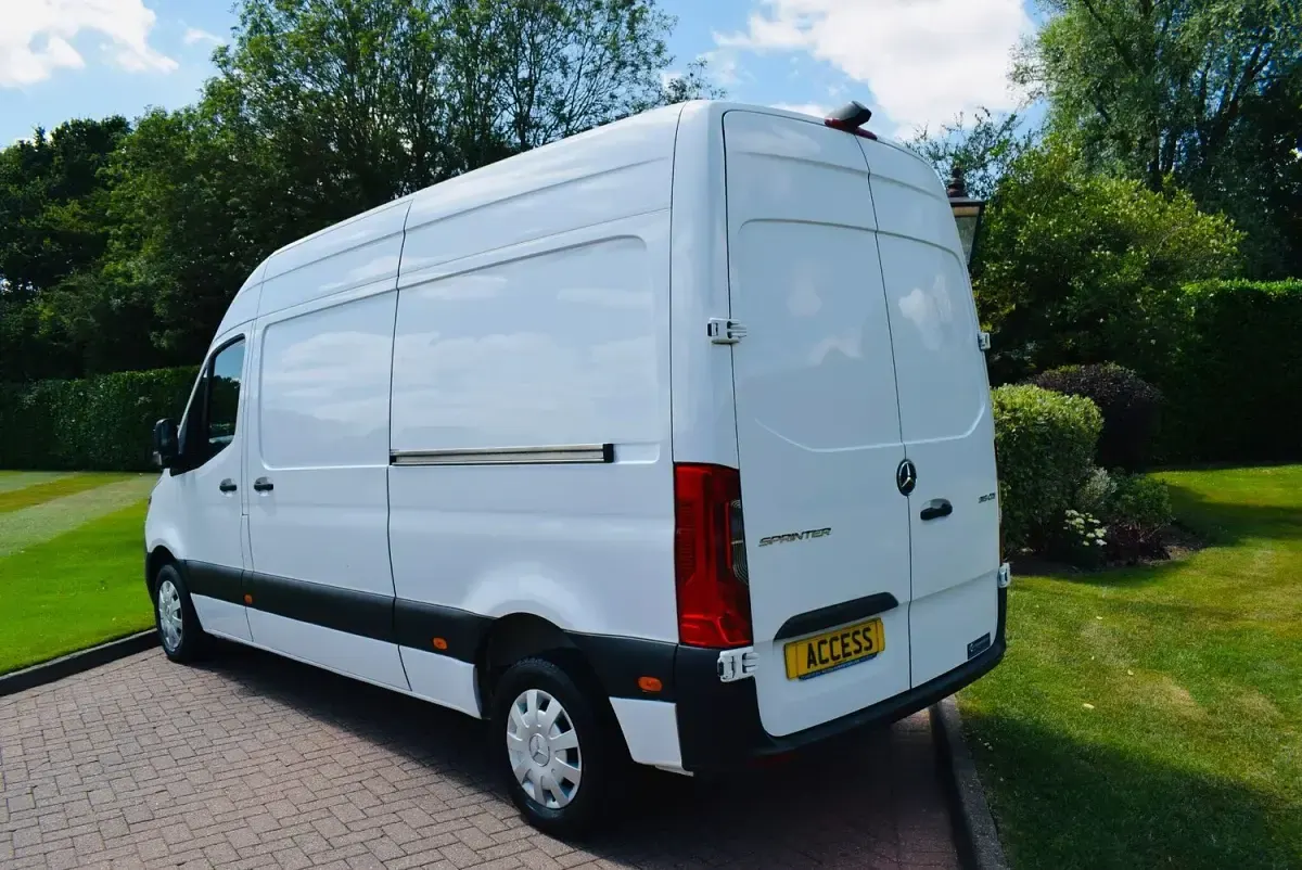 Used Mercedes Sprinter Premium 148 HP (108 kW) 2022 White Van