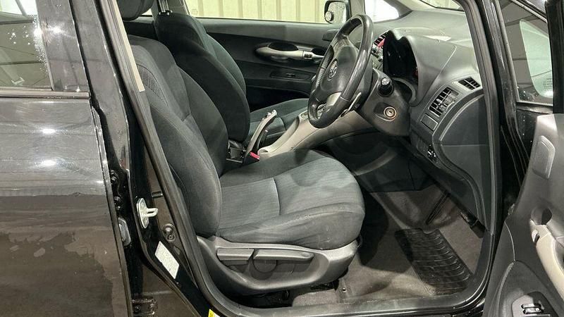 Used Toyota Auris 124 HP (91 kW) 2009 Black Hatchback