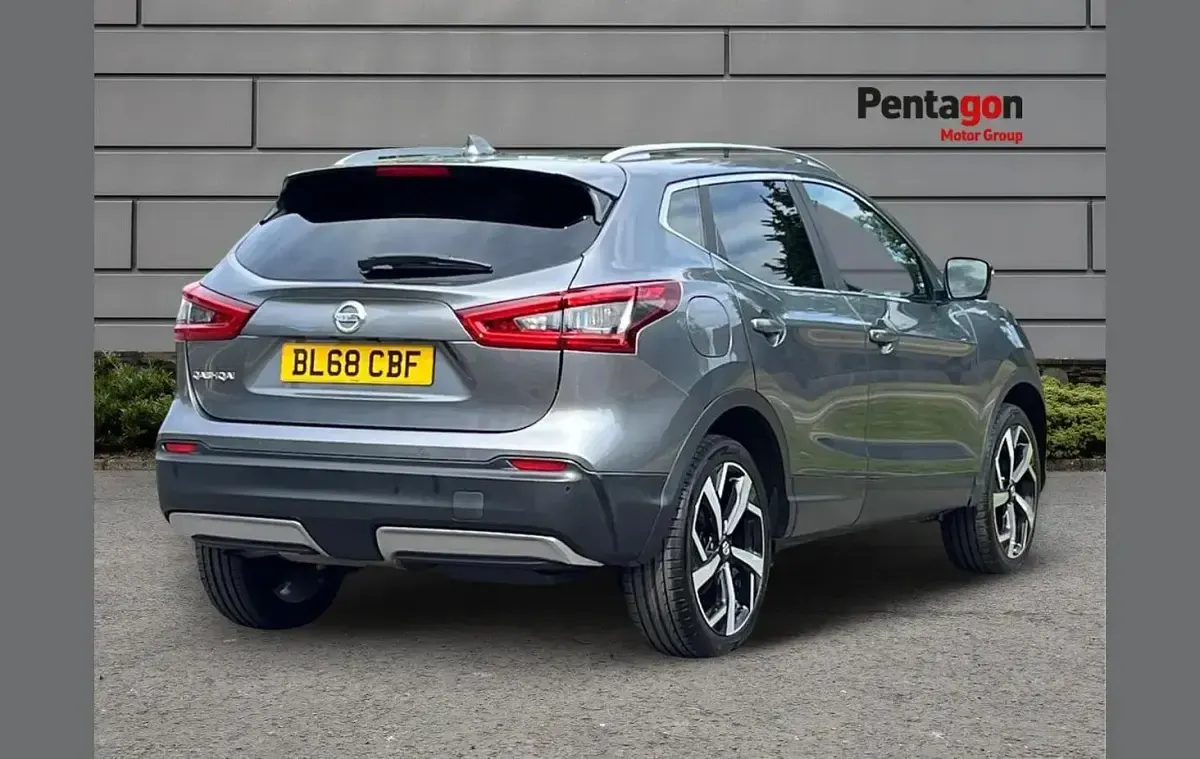 Used Nissan Qashqai Tekna 113 HP (83 kW) 2018 Grey SUV