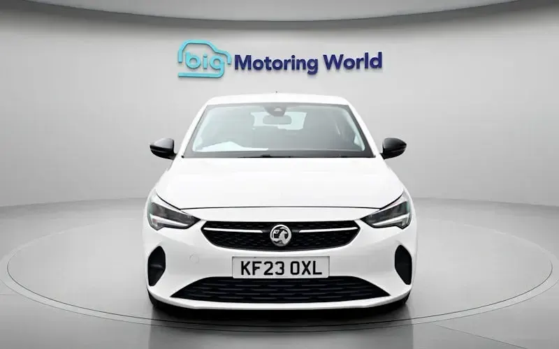Used Vauxhall Corsa Design Edition 101 HP (74 kW) 2023 White Hatchback