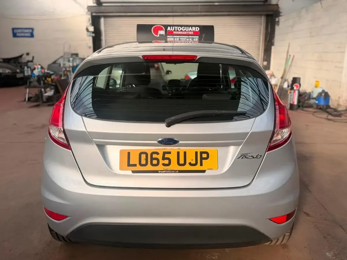 Used Ford Fiesta Zetec 82 HP (60 kW) 2015 Silver Hatchback