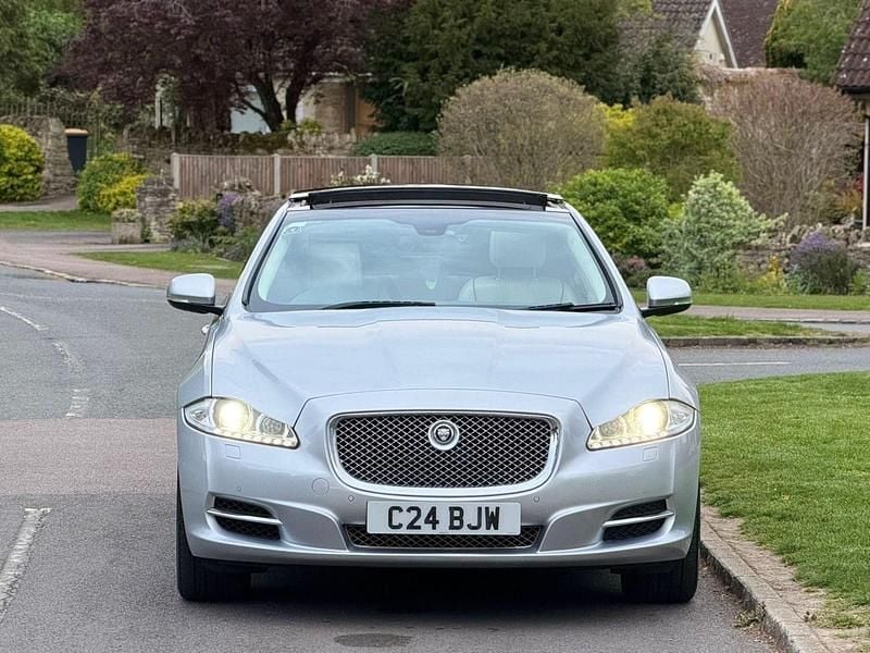 Used Jaguar XJ Portfolio 275 HP (202 kW) 2013 Silver Sedan