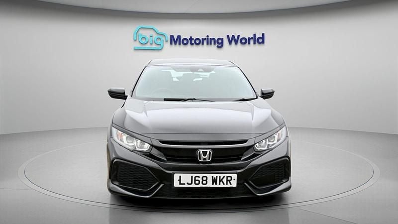 Used Honda Civic SE 125 HP (91 kW) 2018 Black Hatchback