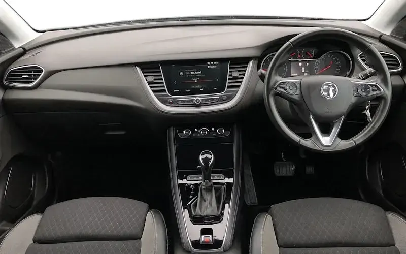 Used Vauxhall Grandland X SRi 131 HP (96 kW) 2020 Black SUV