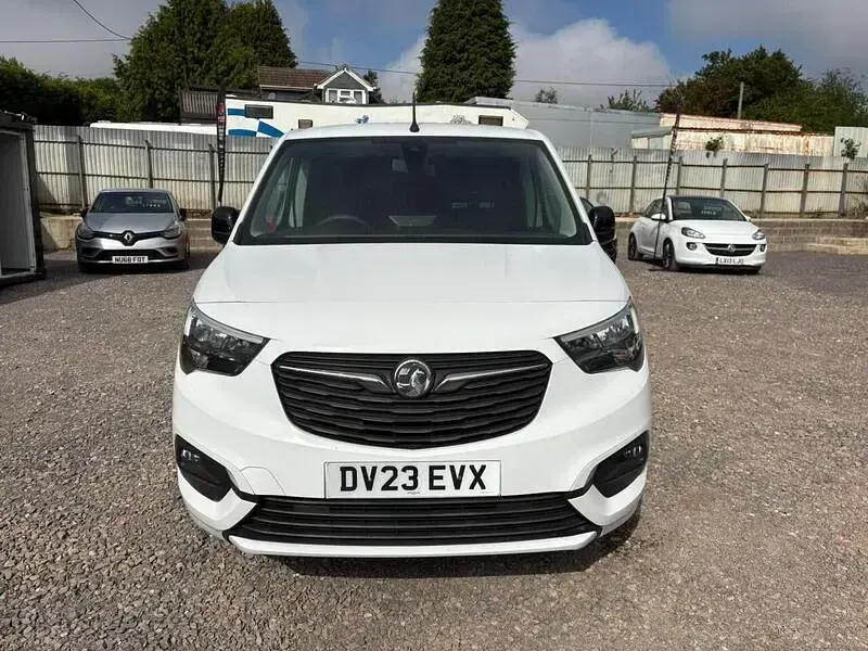 Used Vauxhall Combo 100 HP (73 kW) 2023 White MPV