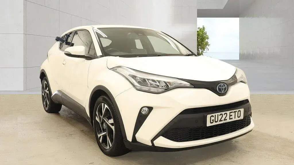 Used Toyota C-HR Design 122 HP (89 kW) 2022 White SUV