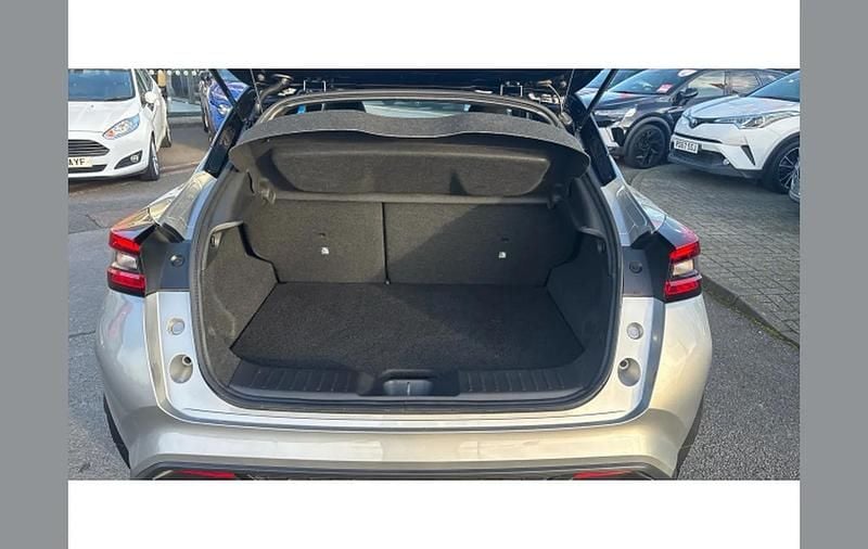 Used Nissan Juke N-Connecta 114 HP (83 kW) 2024 Silver SUV