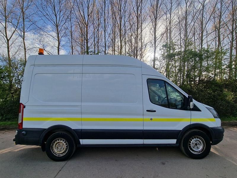 Usado Ford Transit 130 HP (95 kW) 2017 Branco Van
